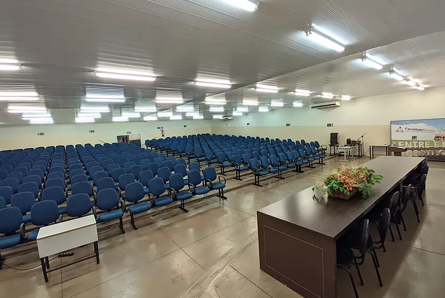 Auditório com capacidade para 400 pessoas